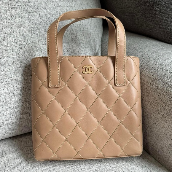 Authentic CHANEL Vintage Vivian/ Wild Stitch Tote Bag - Picture 3 of 14